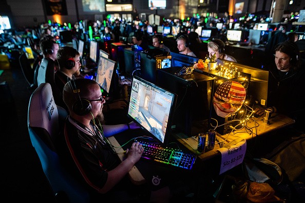 Building Your Online Gaming Career: Important Tips, Top eSports Games You Can Start With