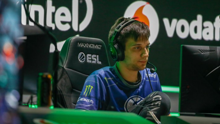 ProFiles: Get to Know Dota 2 Player Arteezy