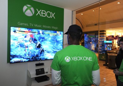 Microsoft Retail Store Hosts Xbox One Midnight Launch Event Featuring A Killer Instinct Ultra Gaming Tournament In Arlington, VA