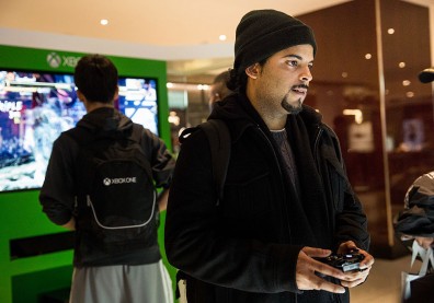Microsoft's New X-Box Holds Midnight Sales Launch In New York's Times Square