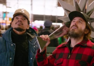 'Saturday Night Live' Season 42 Updates: Casey Affleck and Chance The Rapper Have Big Plans for The Manhattan Christmas Tree
